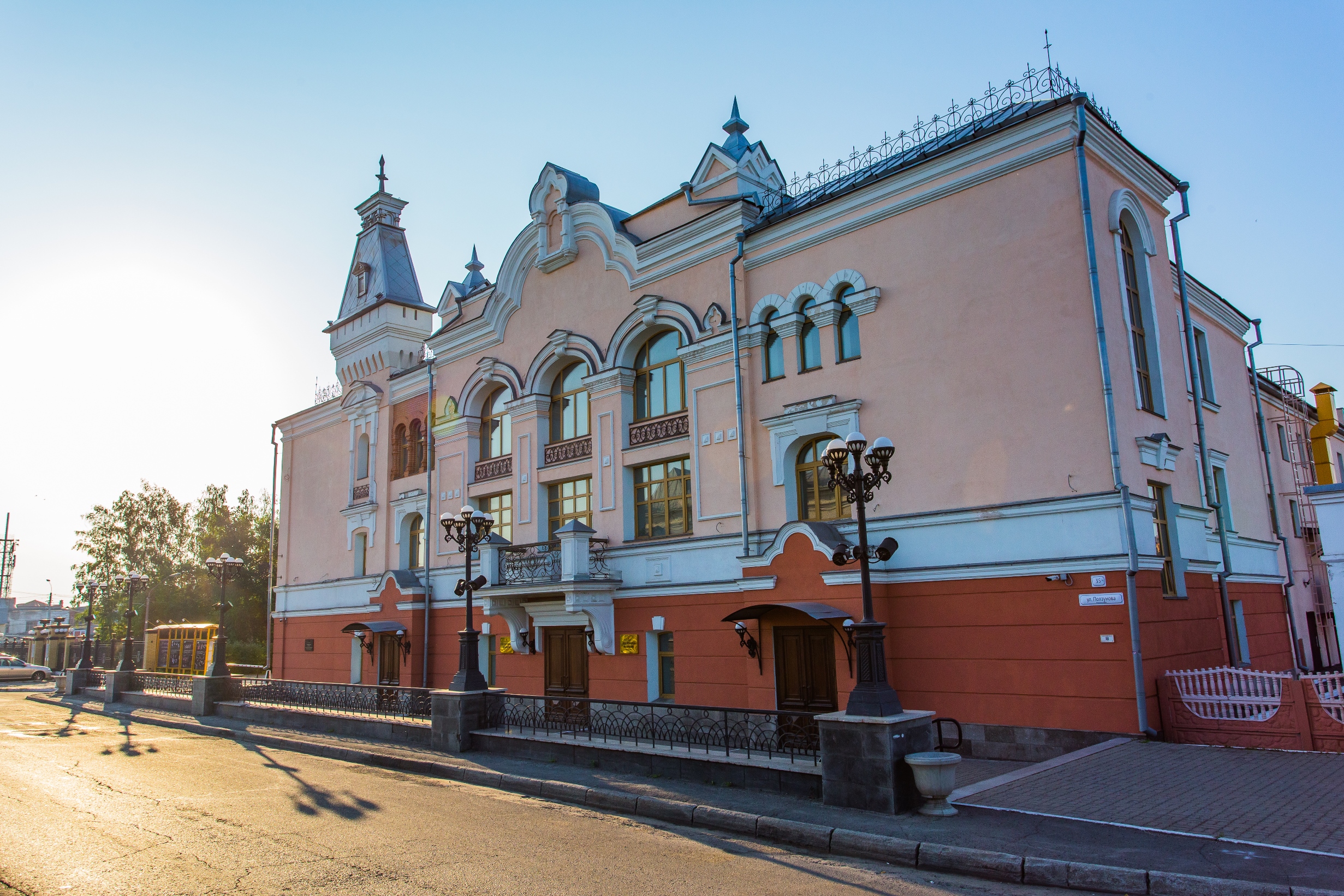 Народный дом.jpg vazu.png